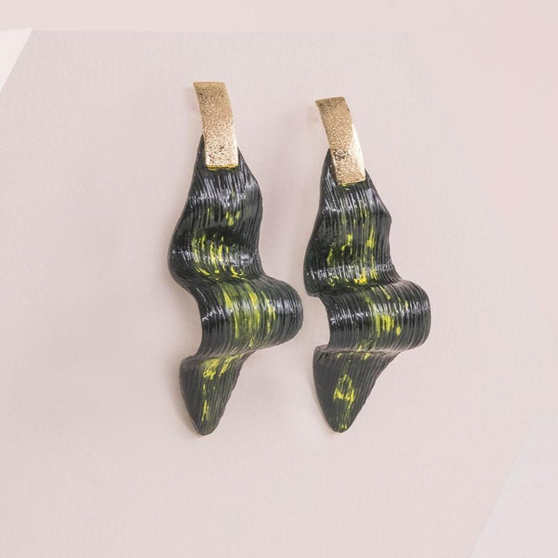 Aretes largos HOJA de porcelana verde y oro